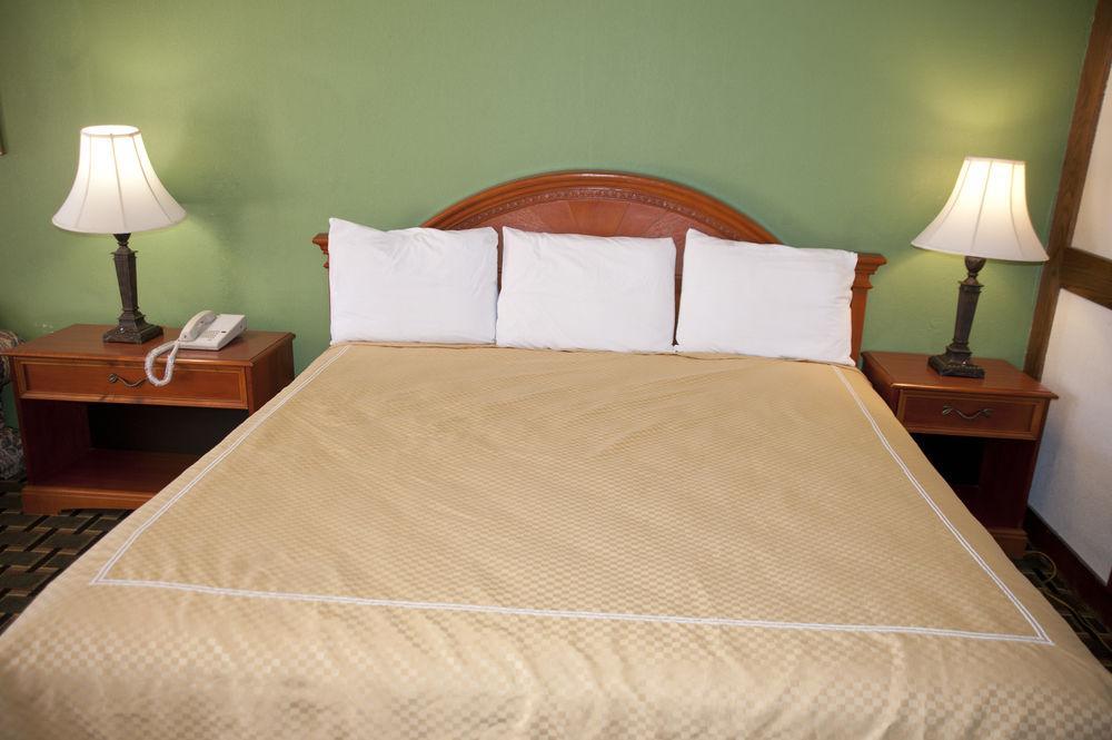 Victorian Inn & Suites Nacogdoches Ngoại thất bức ảnh