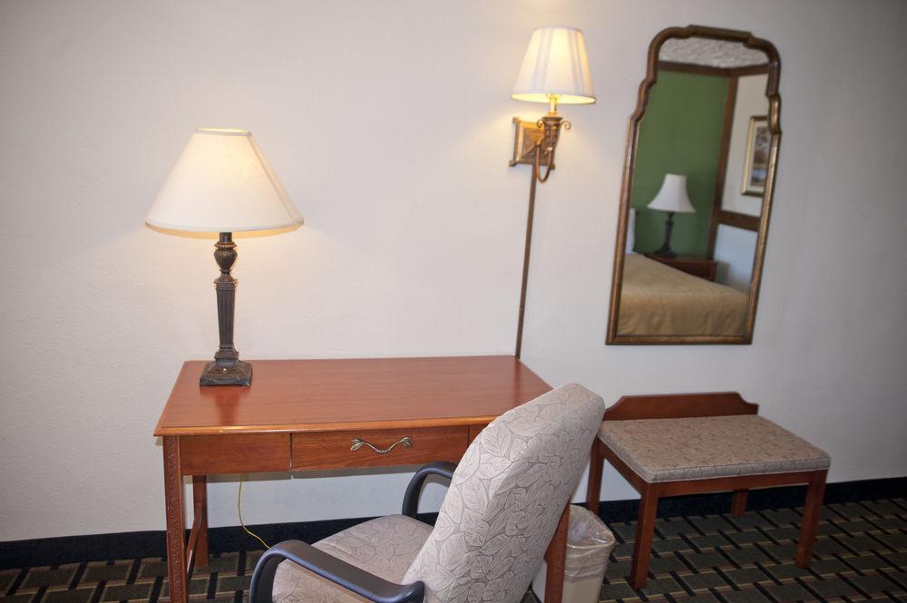 Victorian Inn & Suites Nacogdoches Ngoại thất bức ảnh