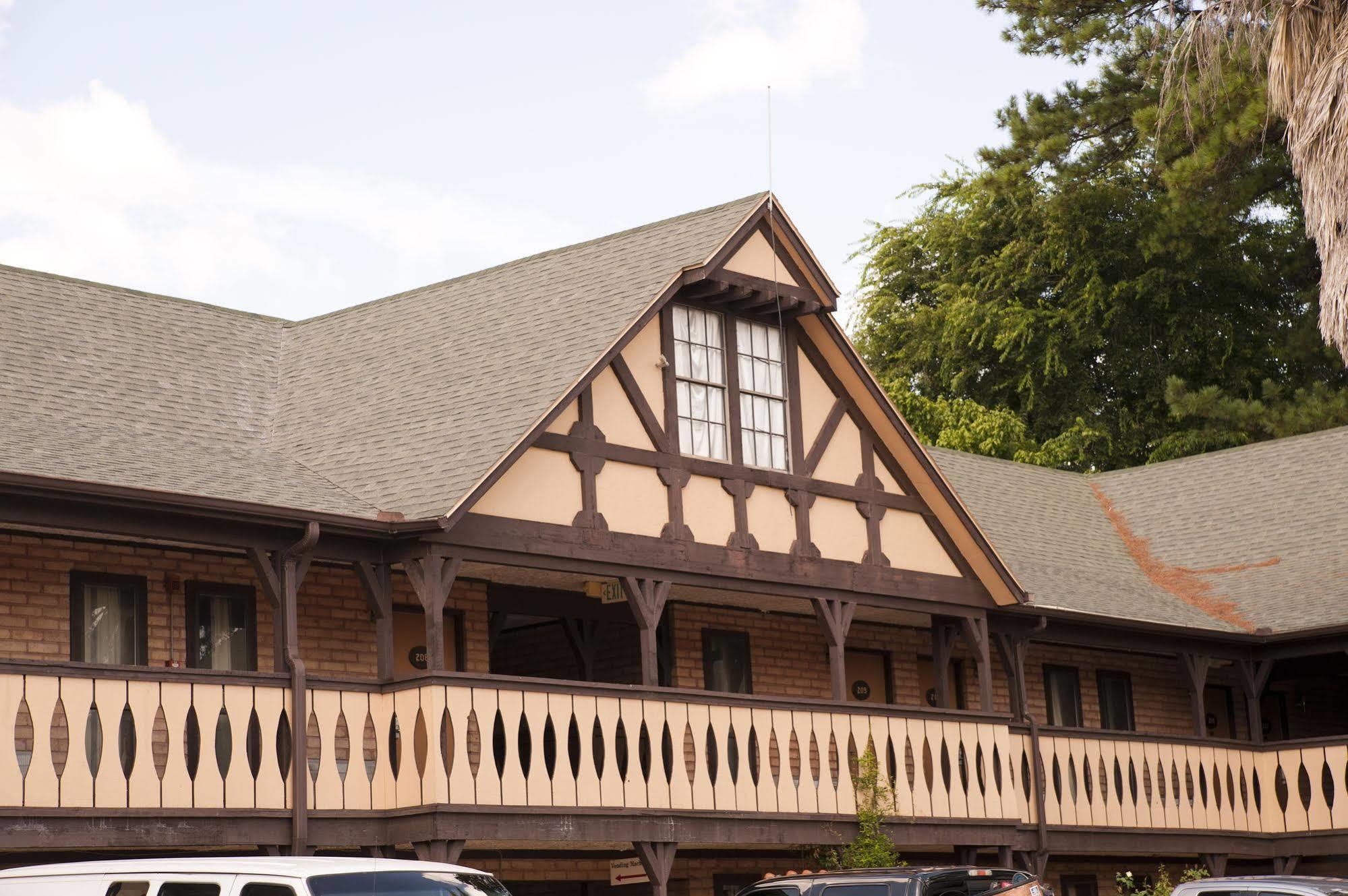 Victorian Inn & Suites Nacogdoches Ngoại thất bức ảnh