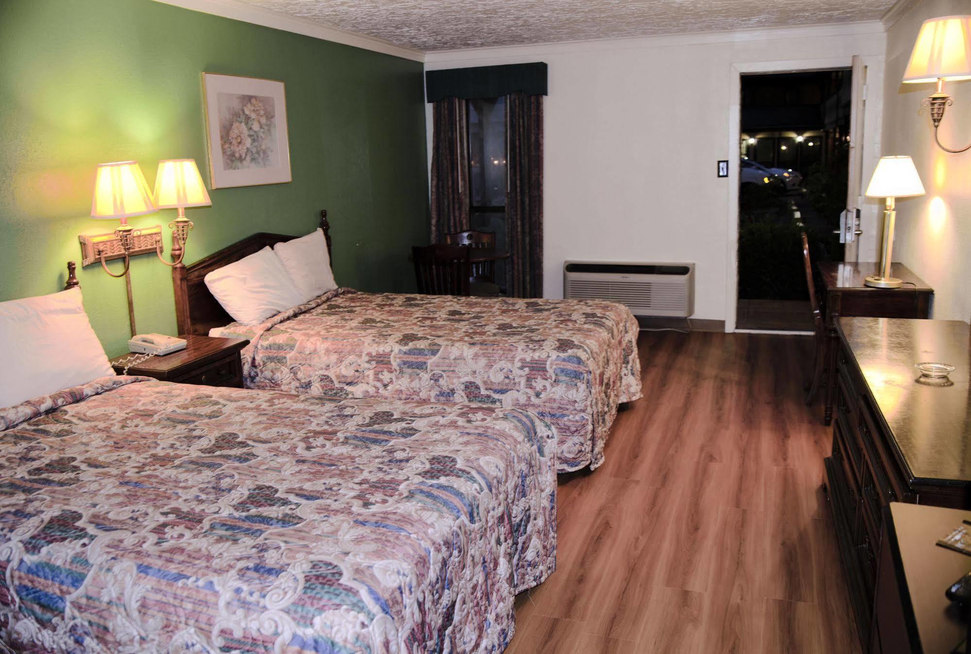 Victorian Inn & Suites Nacogdoches Ngoại thất bức ảnh
