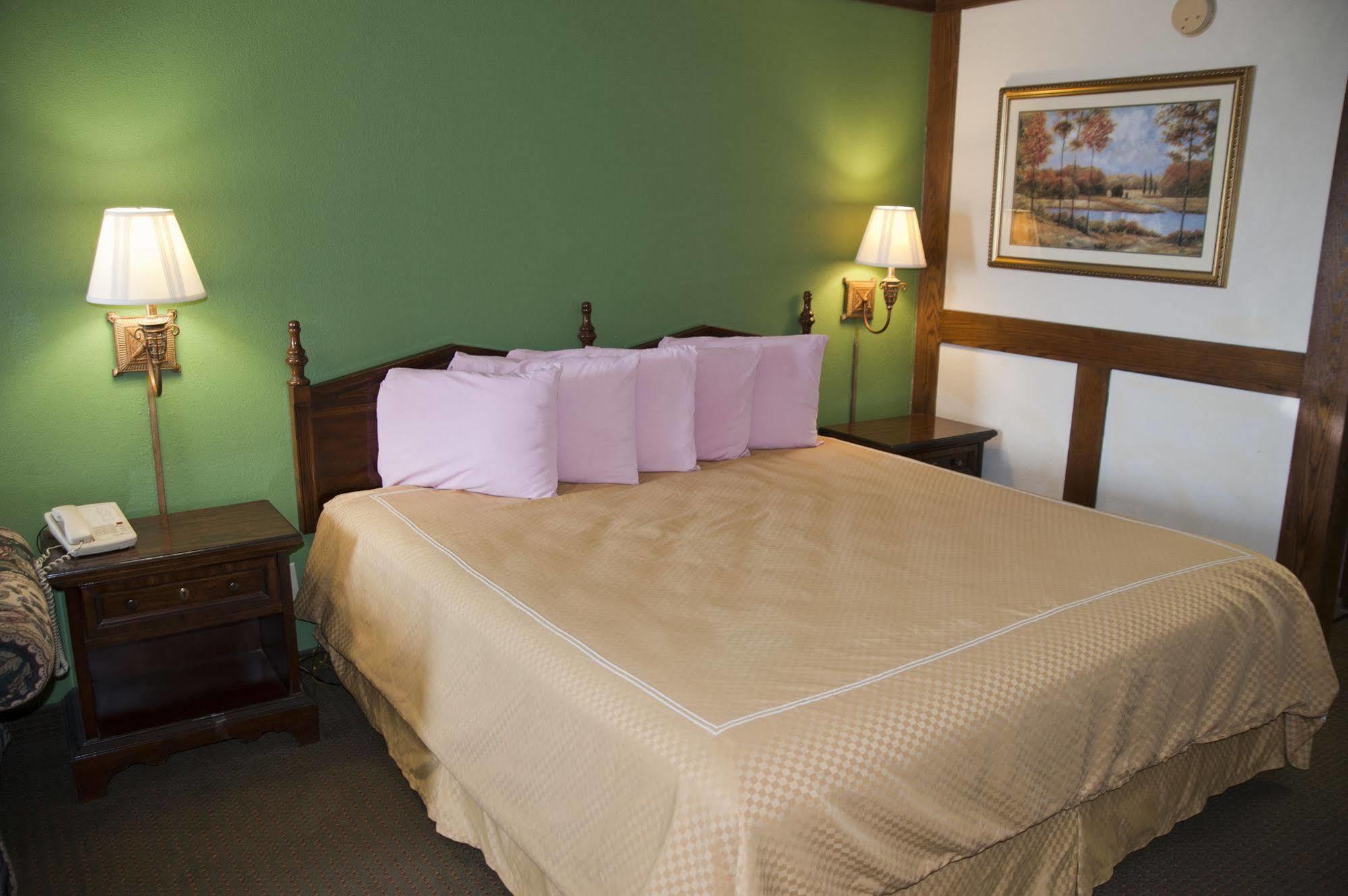 Victorian Inn & Suites Nacogdoches Ngoại thất bức ảnh